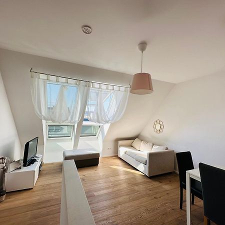 Double Floor Apartment Wina Bagian luar foto