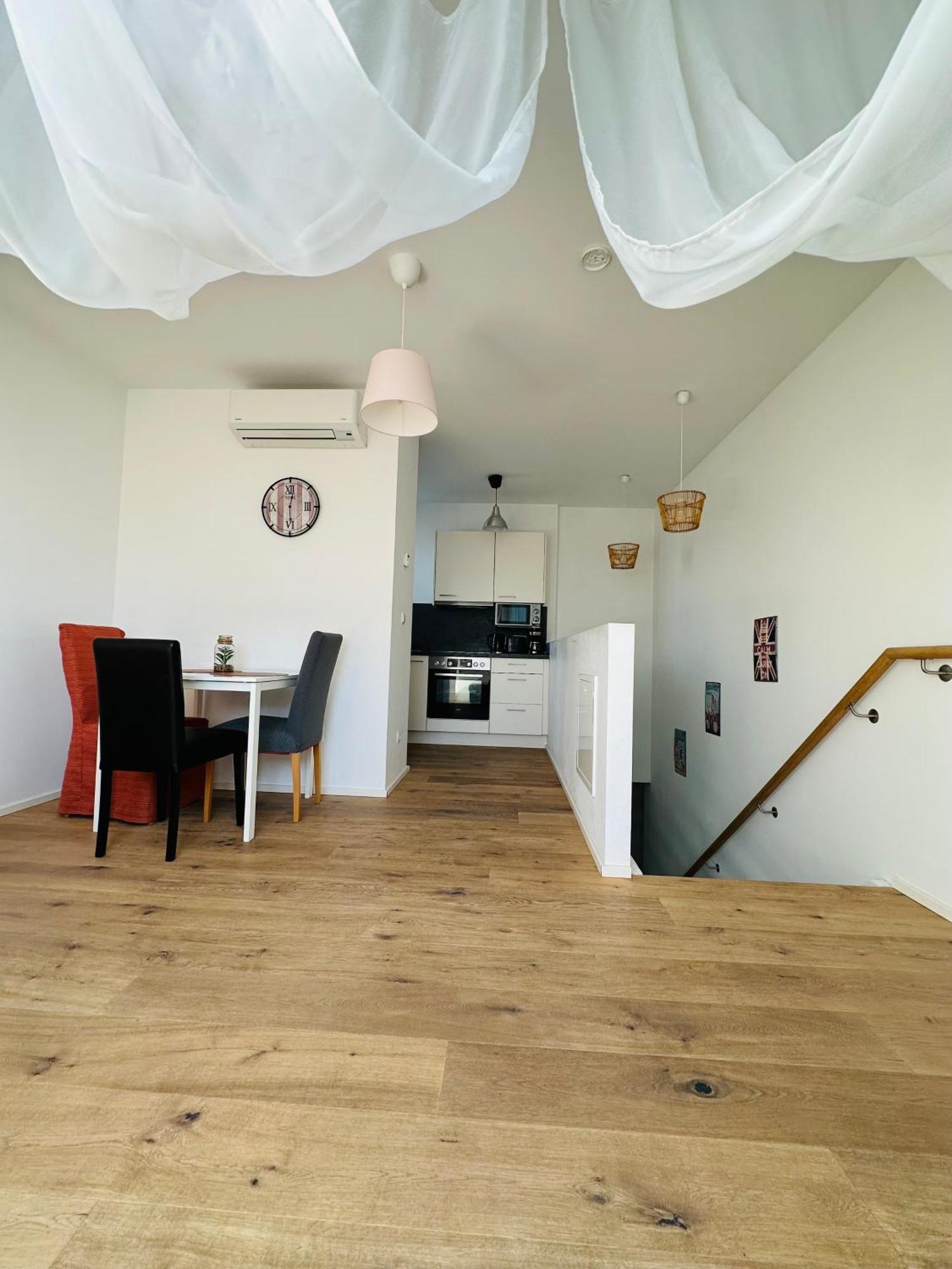 Double Floor Apartment Wina Bagian luar foto