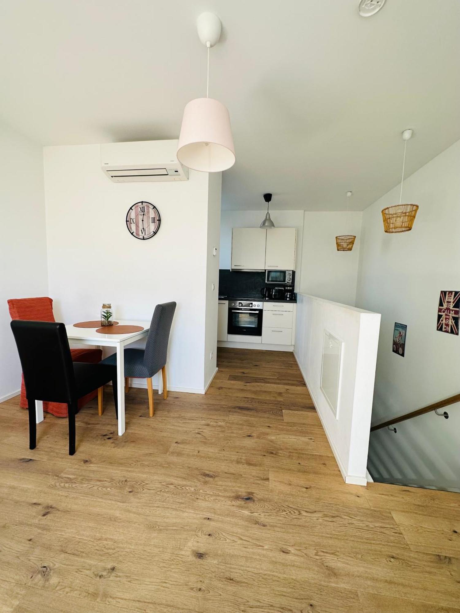 Double Floor Apartment Wina Bagian luar foto