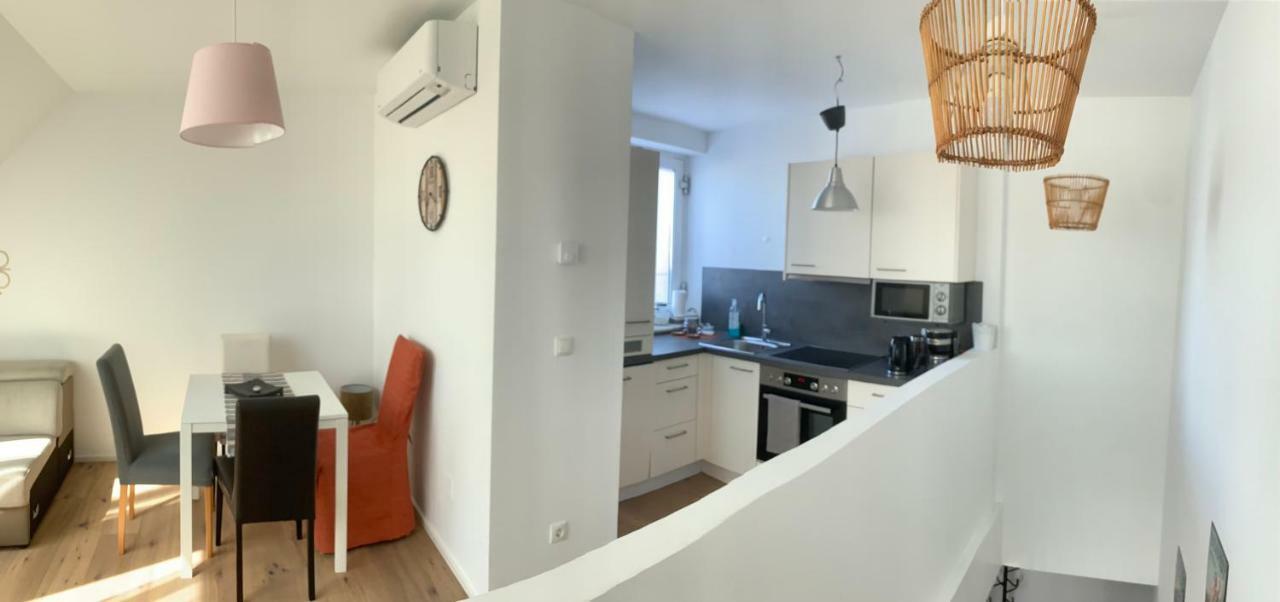 Double Floor Apartment Wina Bagian luar foto