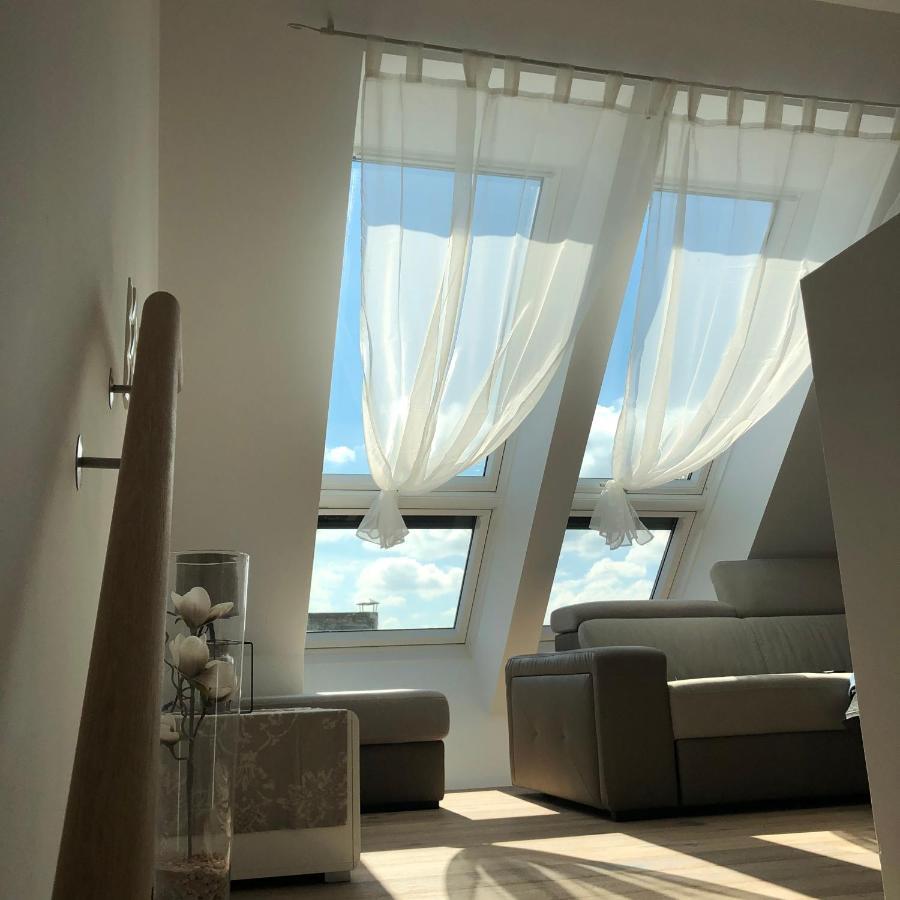 Double Floor Apartment Wina Bagian luar foto