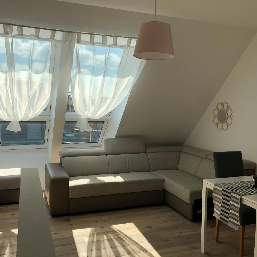 Double Floor Apartment Wina Bagian luar foto