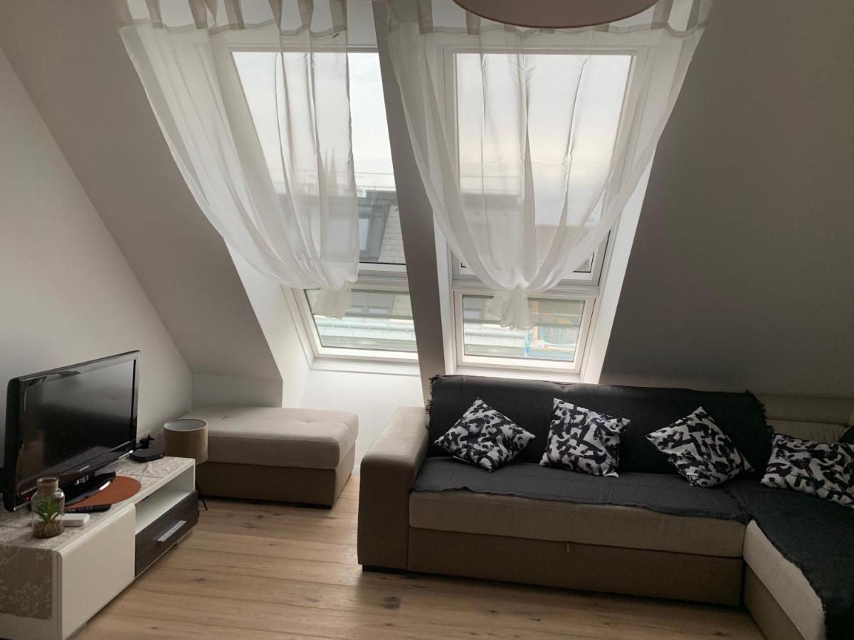 Double Floor Apartment Wina Bagian luar foto
