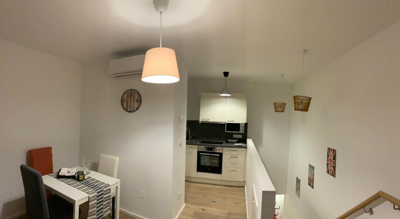 Double Floor Apartment Wina Bagian luar foto
