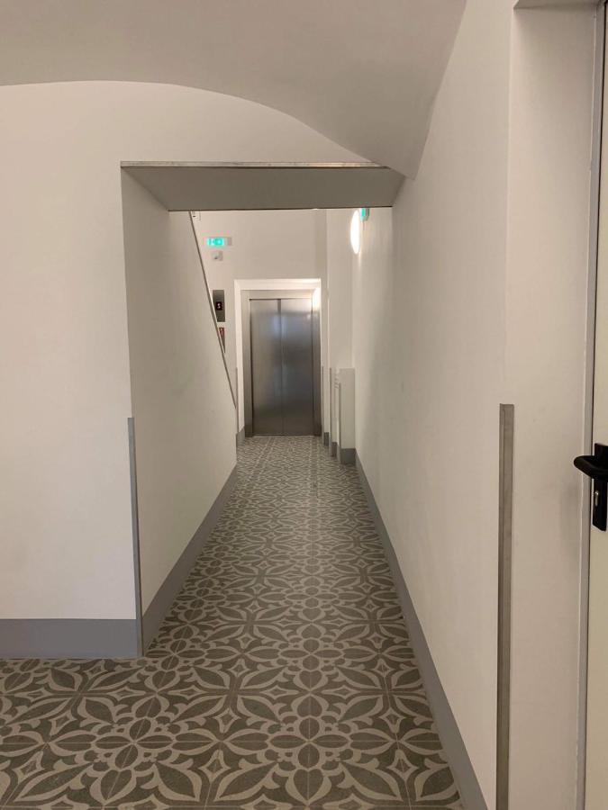 Double Floor Apartment Wina Bagian luar foto
