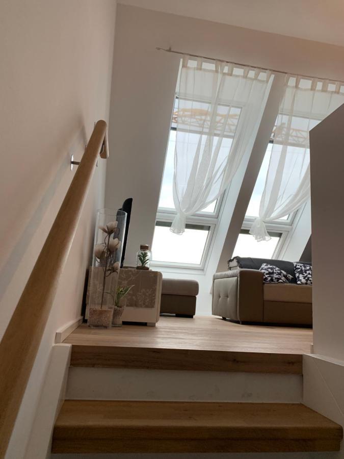 Double Floor Apartment Wina Bagian luar foto